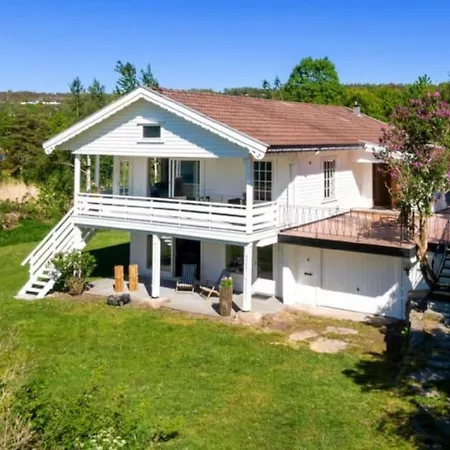 Summer House On With Beach And Pier